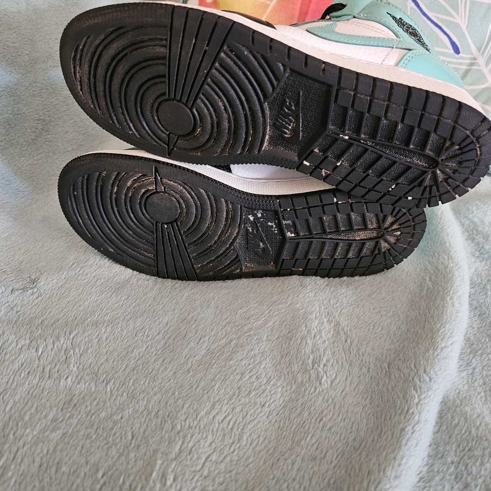 Air Jordan 1 Mid Basketball Shoes In Tropical Twist Youth Size 4.5 - Picture 12 of 14